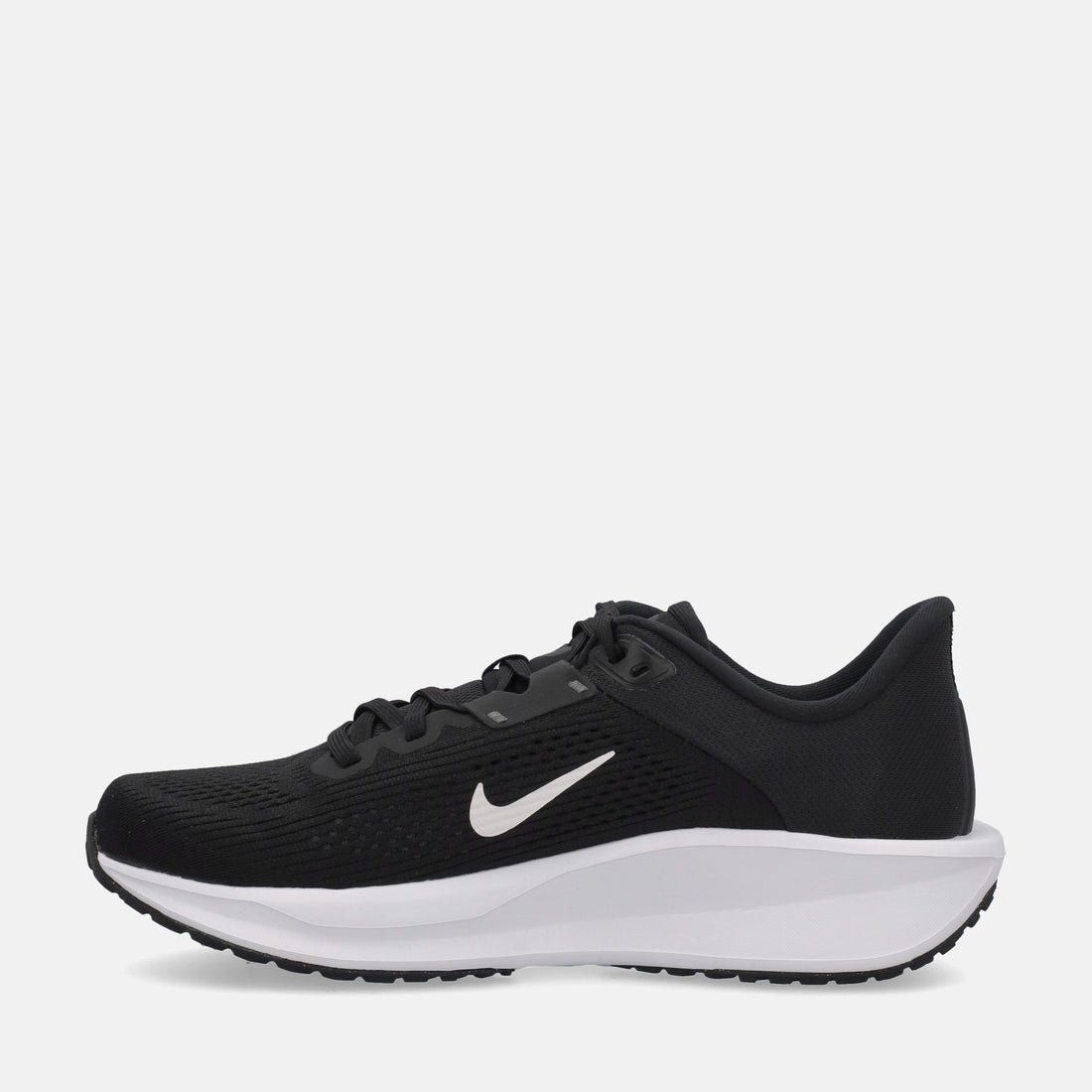 NIKE QUEST 6