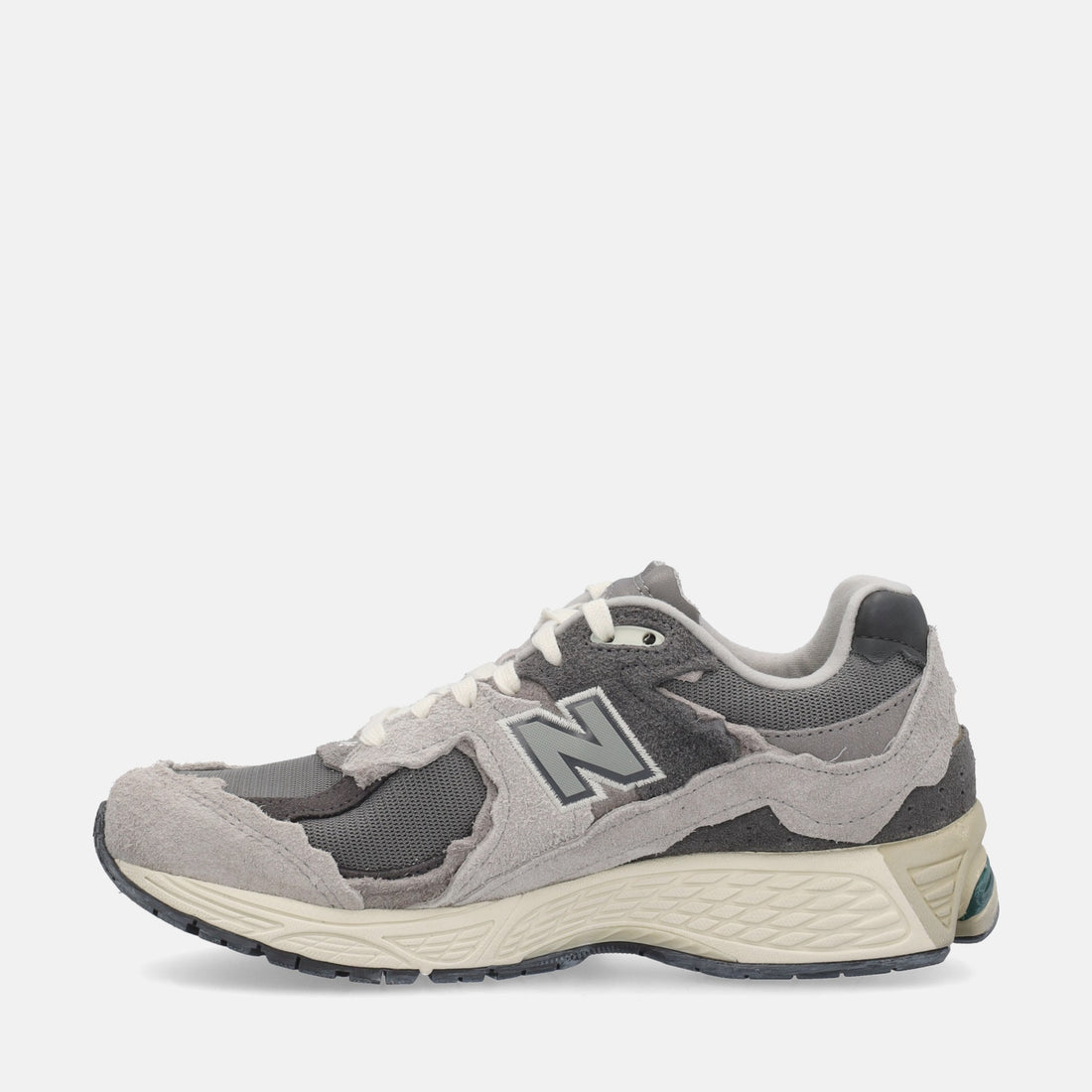 NEW BALANCE 2002R