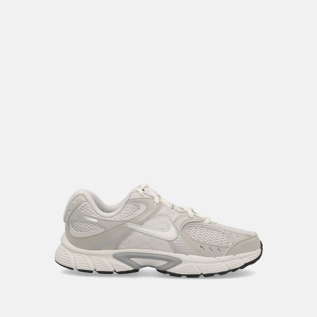 NIKE V5 RNR SNEAKERS
