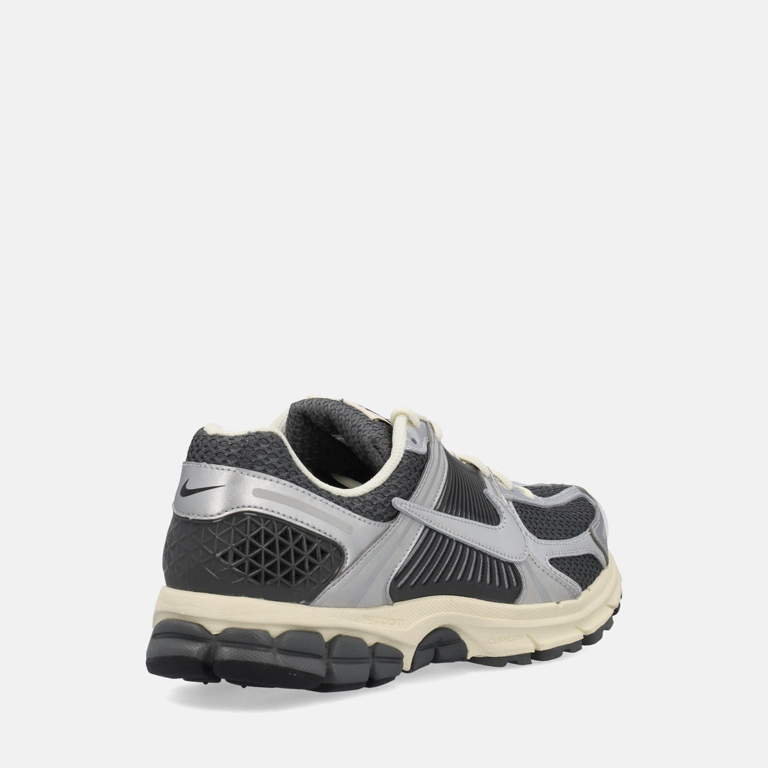 NIKE ZOOM VOMERO 5