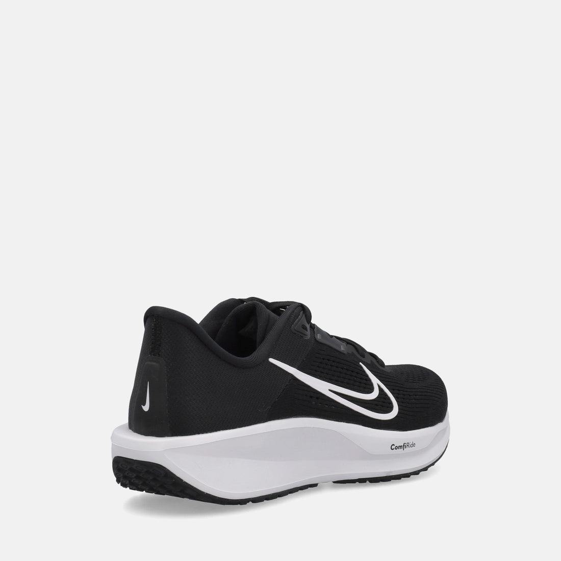 NIKE QUEST 6