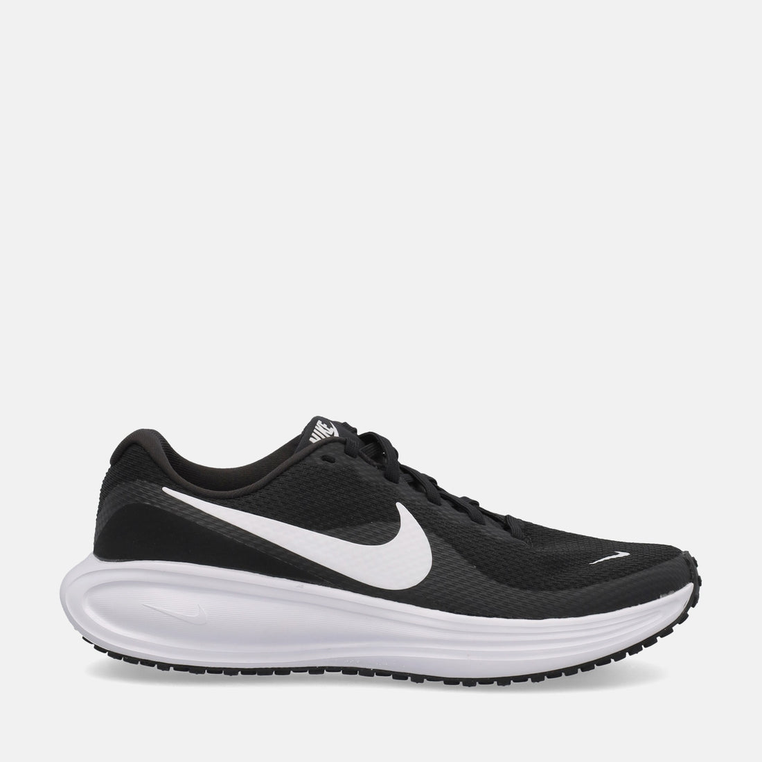 NIKE REVOLUTION 8