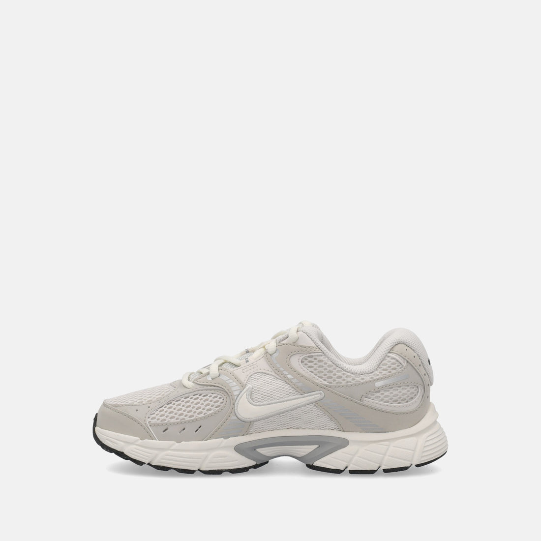 NIKE V5 RNR SNEAKERS