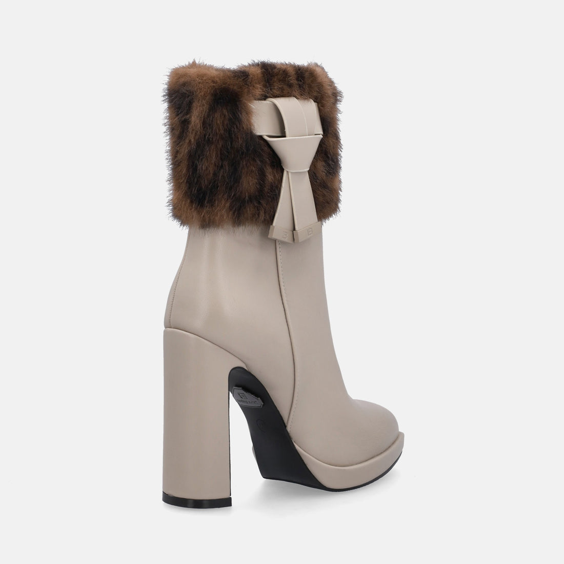 LAURA BIAGIOTTI TRONCHETTI